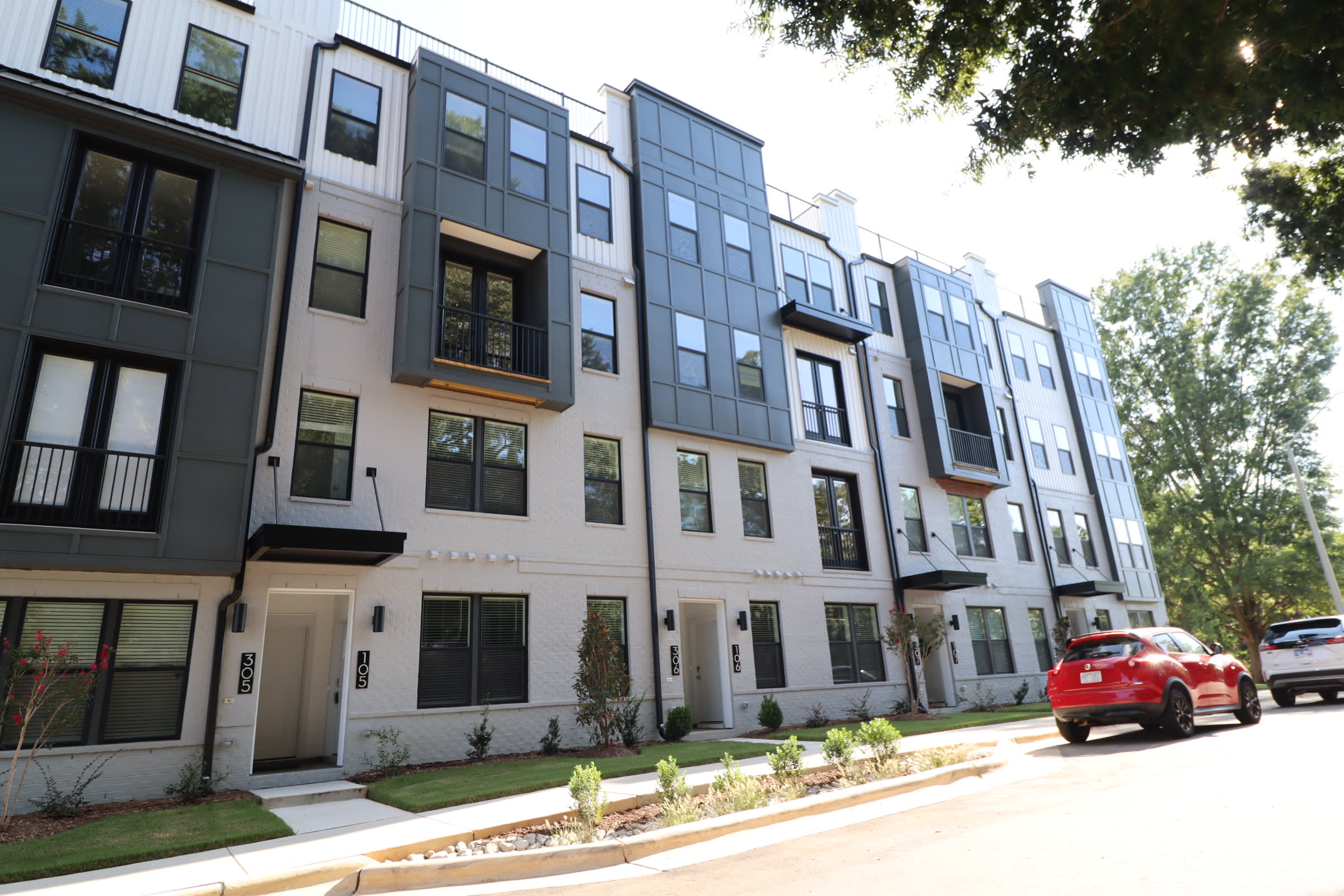 110 Byrum St Unit 105 – photo 1