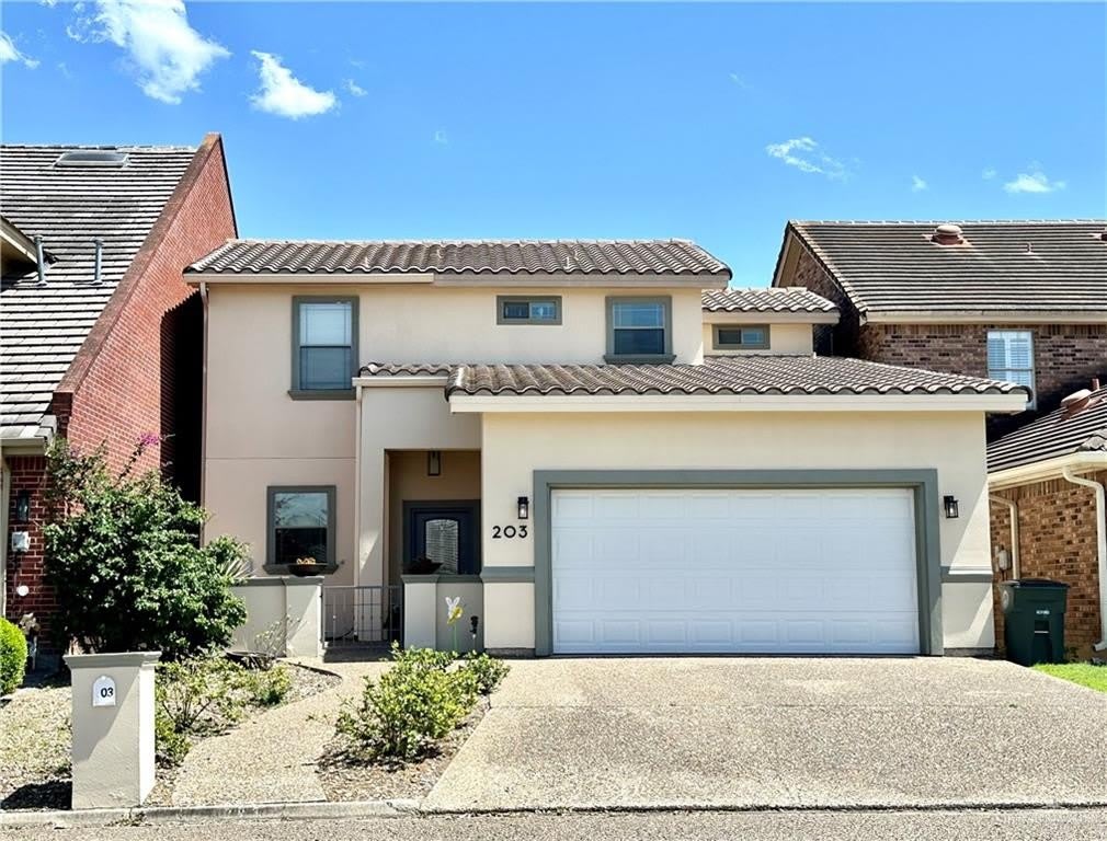 203 San Saba Street – photo 1
