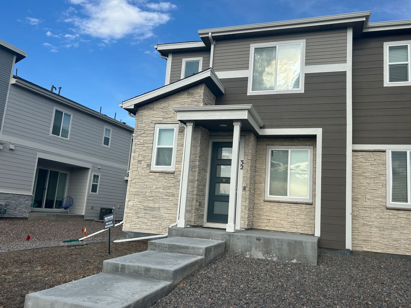Modern Luxury Living and Gourmet Kitchen! $300 off 1st month rent – photo 1