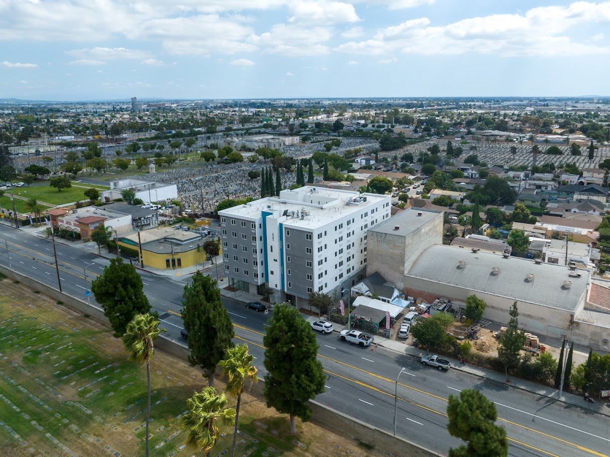 4252 Whittier Boulevard – photo 1