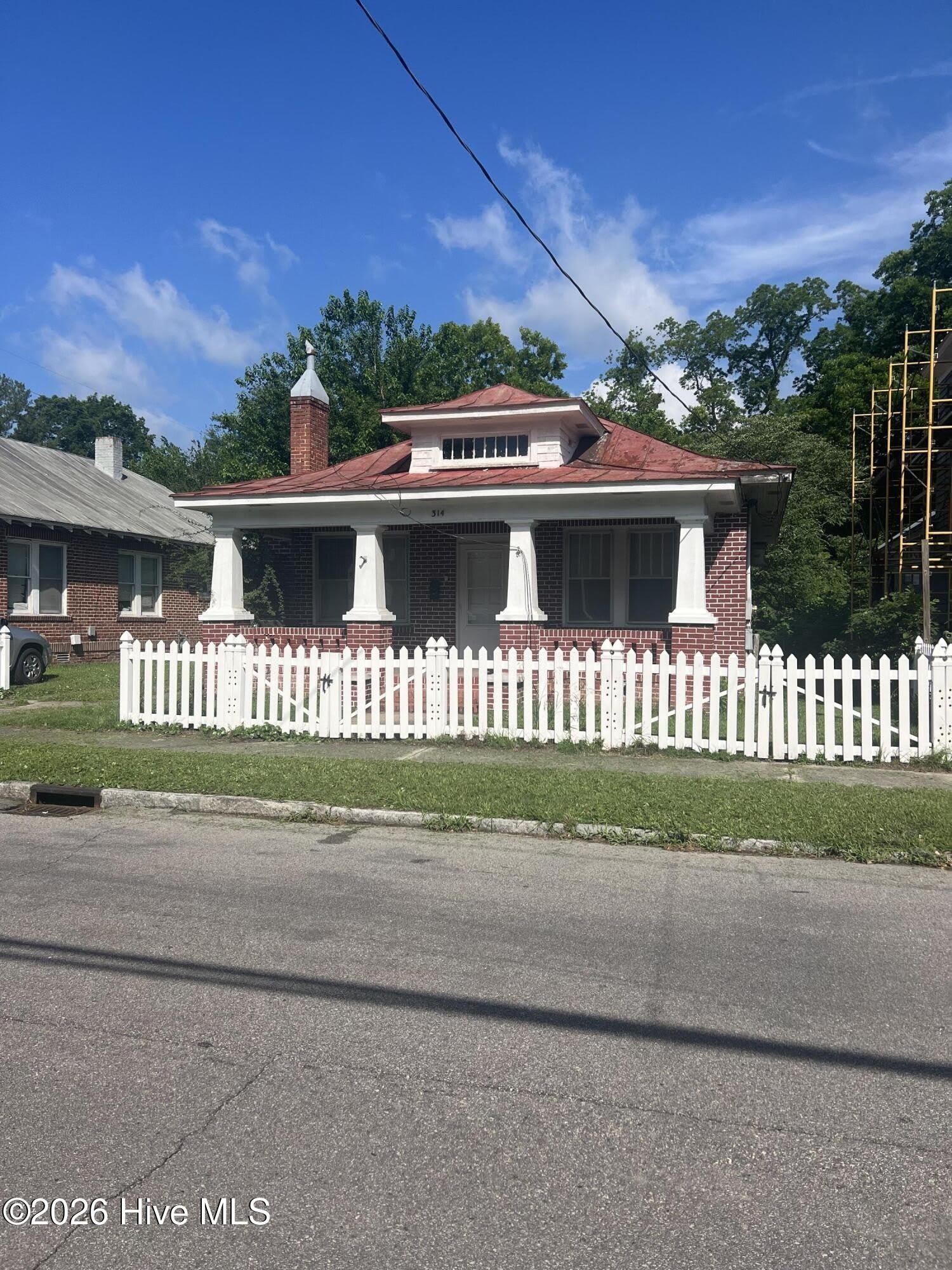 314 N Harvey Street – photo 1 of 7