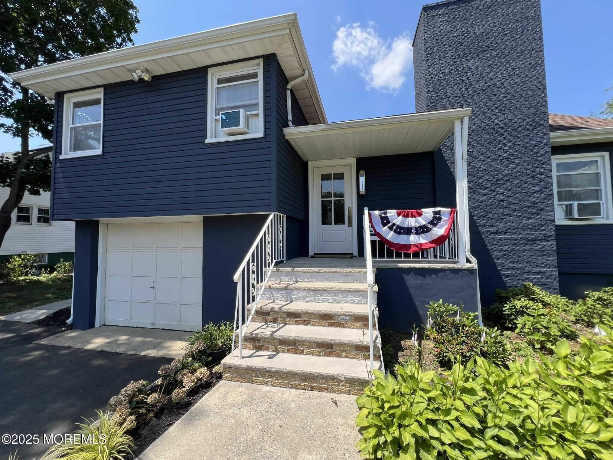 370 Macarthur Avenue – photo 1 of 26