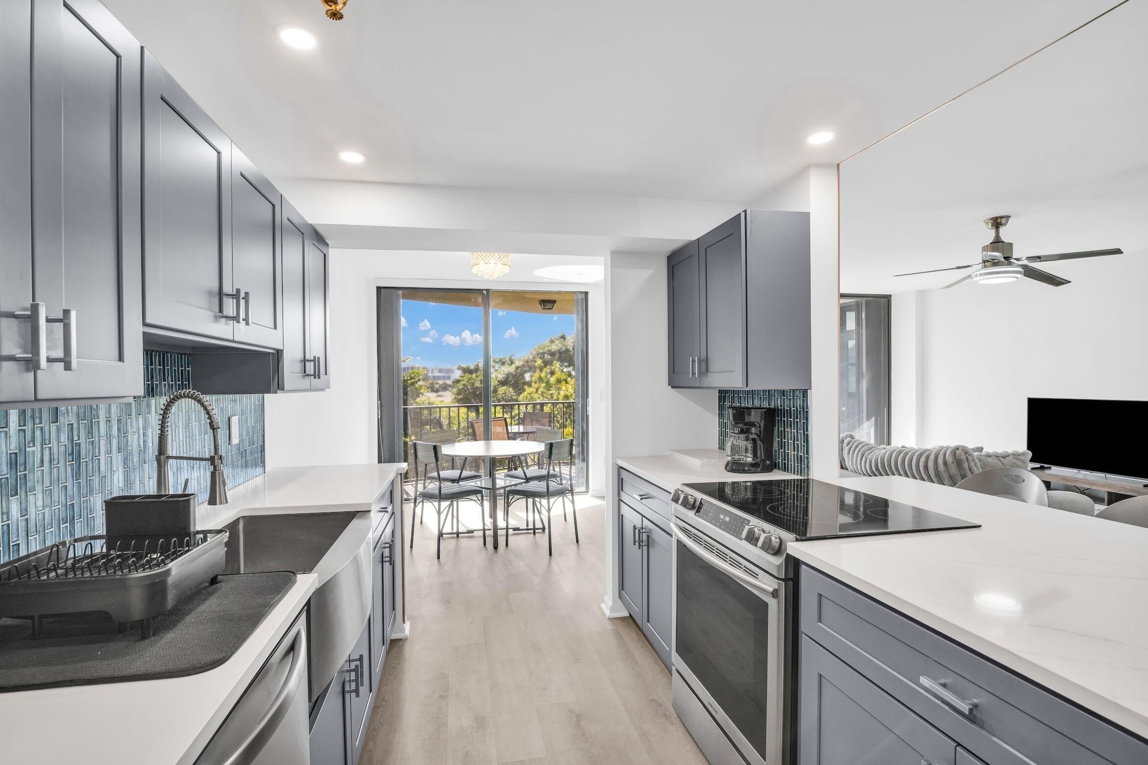859 Jeffery Street SE – photo 1