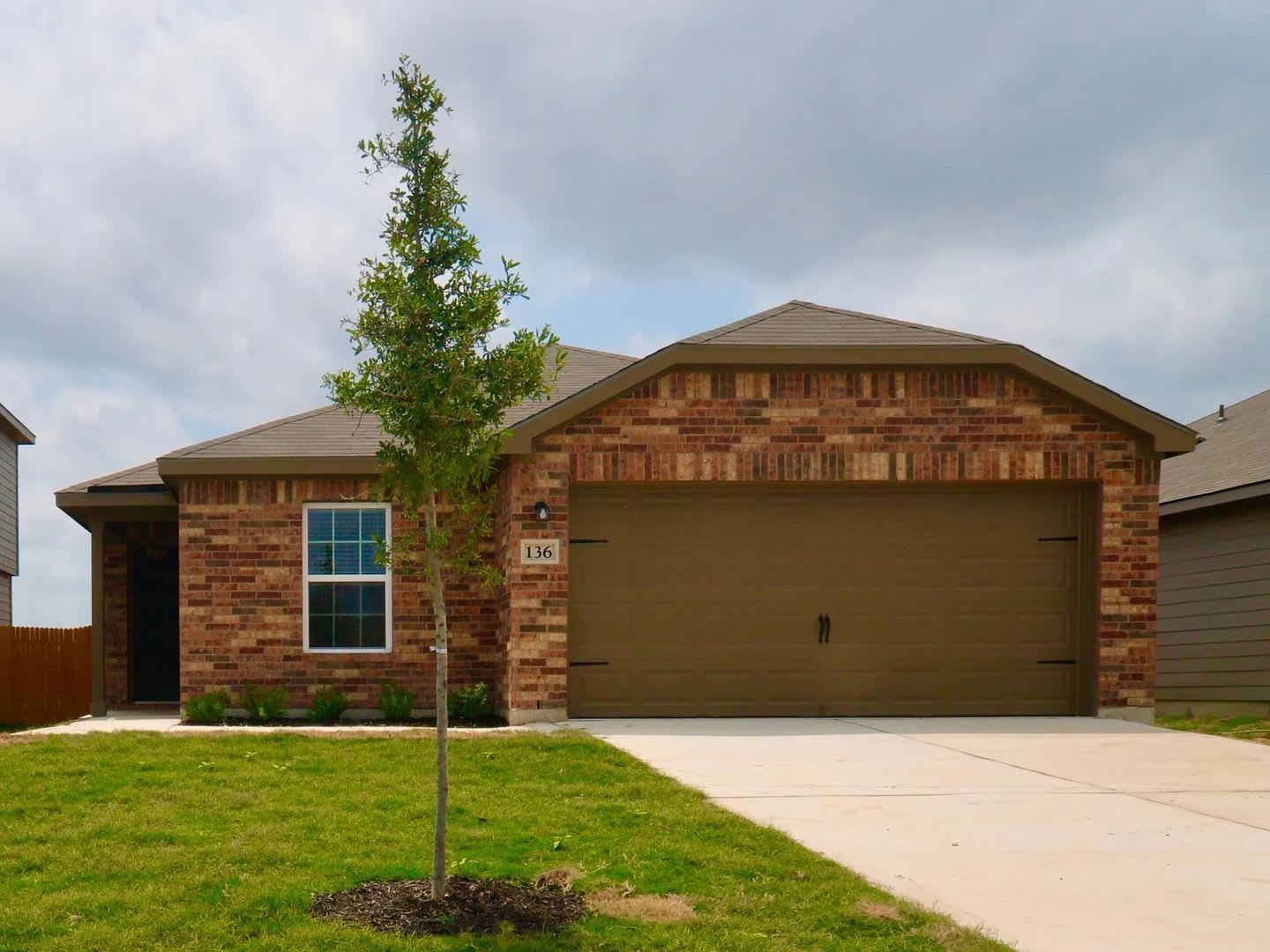 Spacious & Elegant One-Story Living in Stonebridge Crossing – photo 1