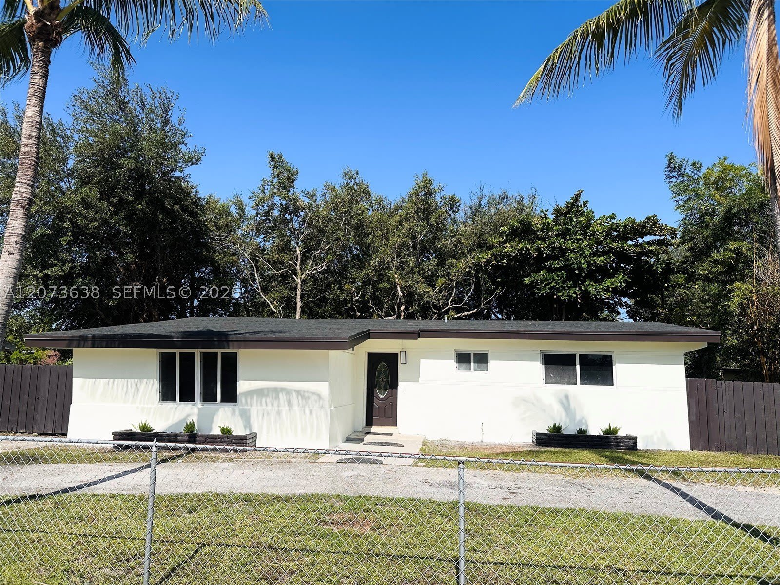 17521 NE 4th Ave – photo 1