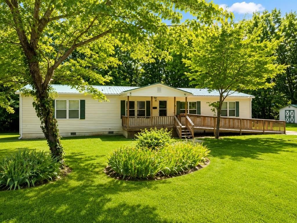 2455 Windle Community Rd – photo 1 of 20