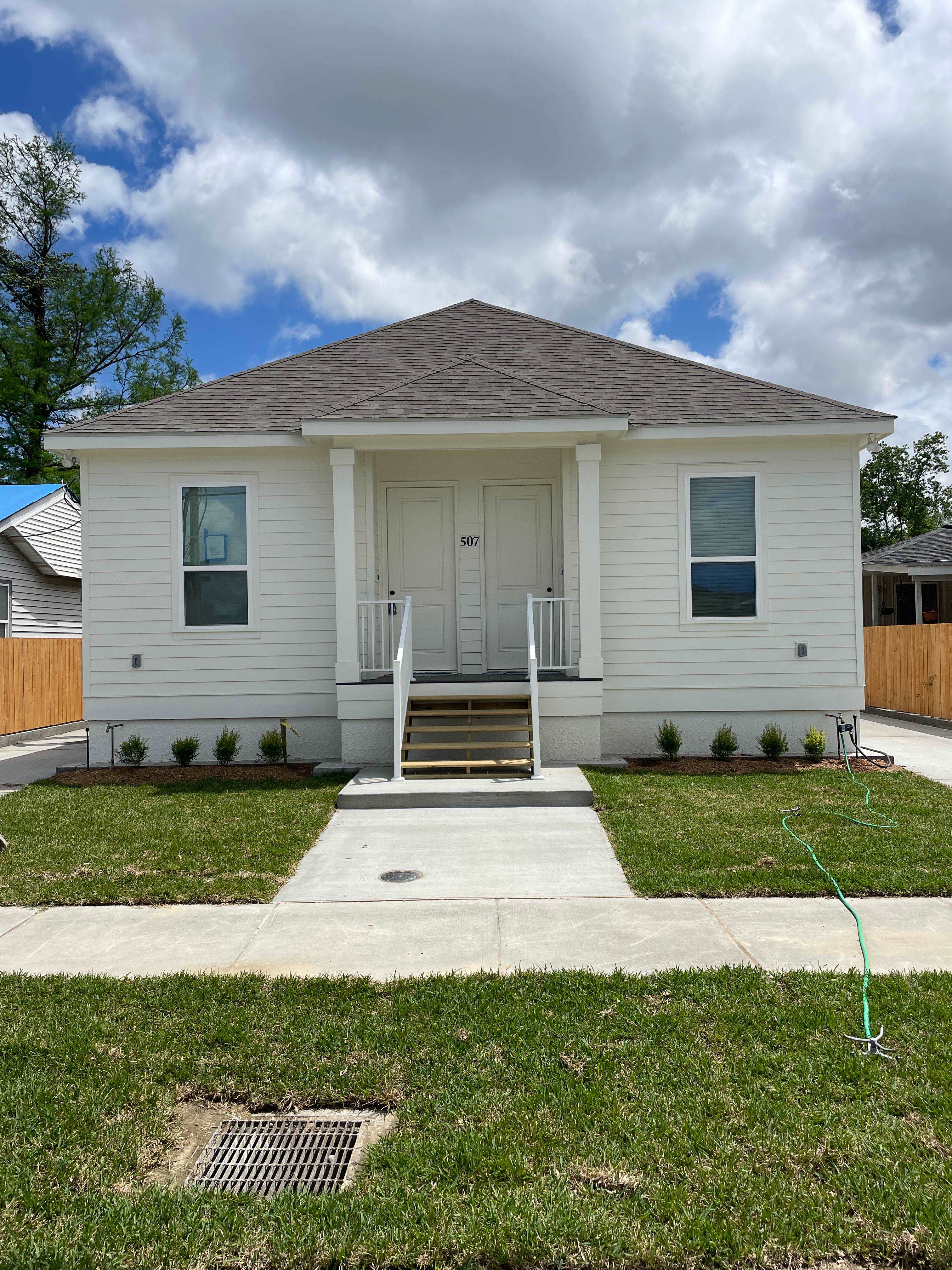 507 Center St – photo 1 of 14