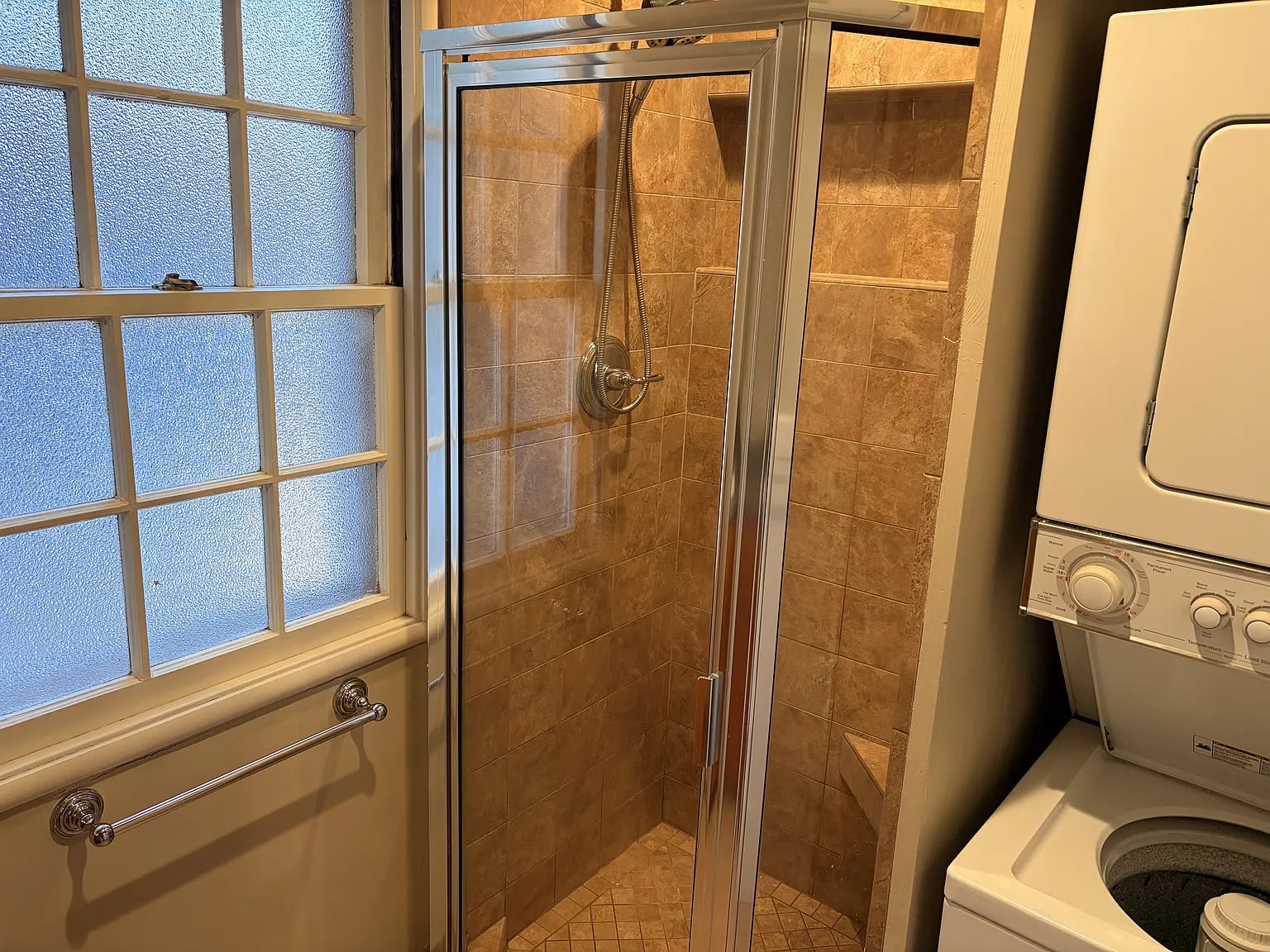 1340 Mills St Apt 3 – photo 1 of 157
