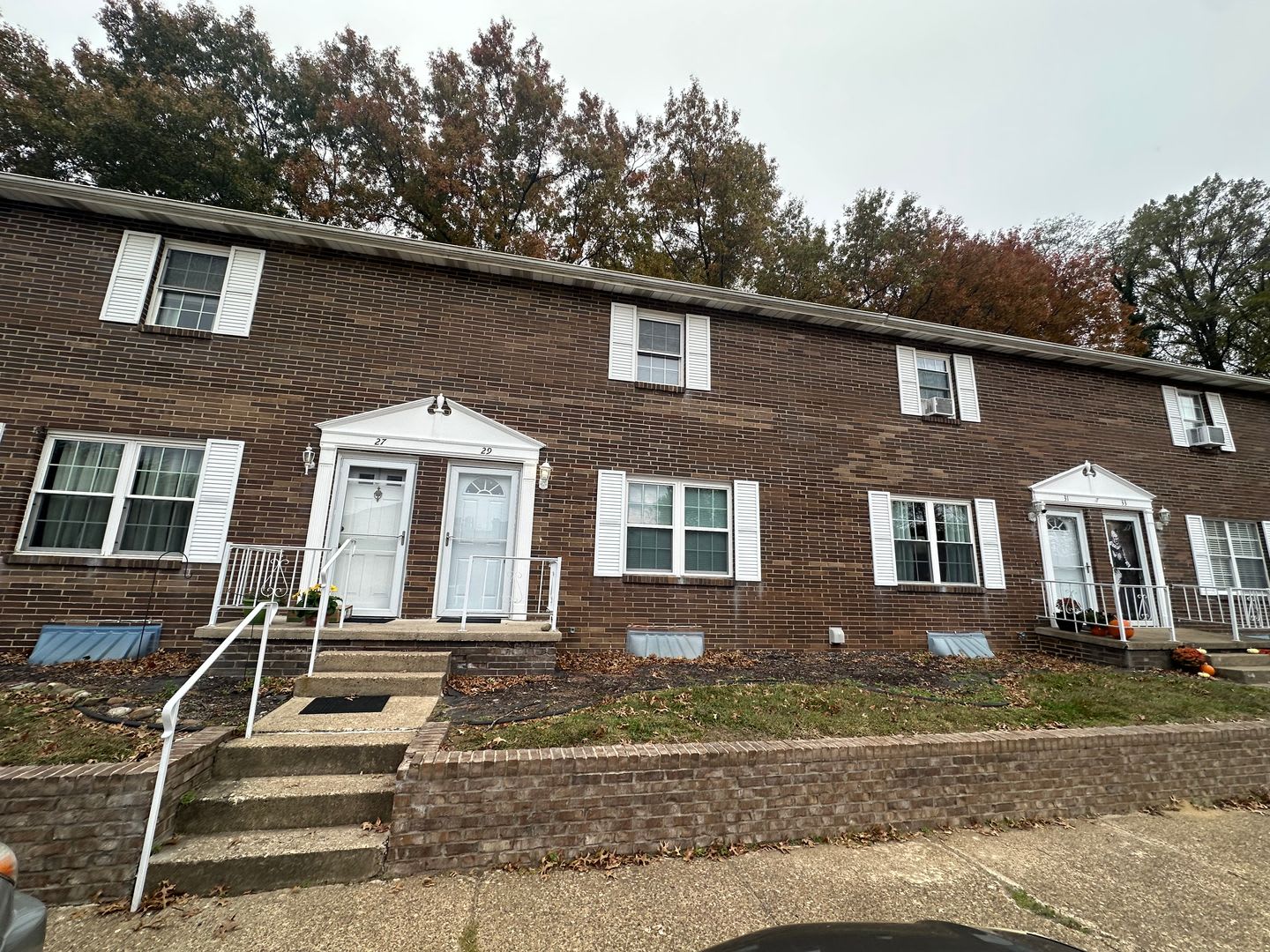 COMING SOON!! SPACIOUS TOWNHOME IN WILLOW TERRACE – photo 1 of 10