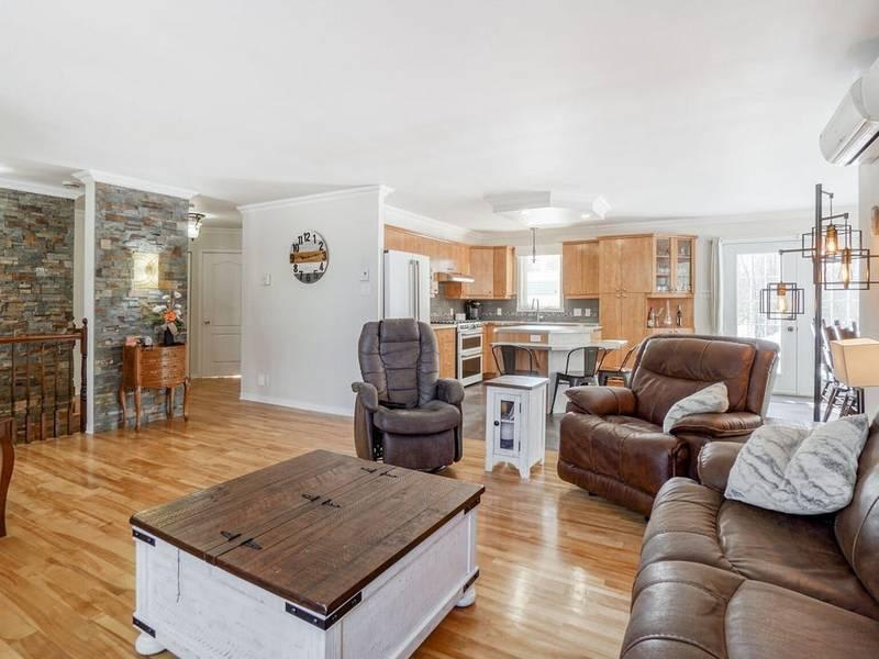 11520 Huebner Rd. – photo 1