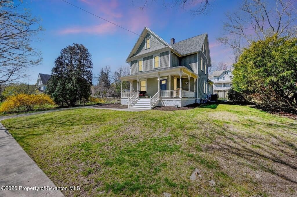 112 Weatherby St – photo 1 of 19