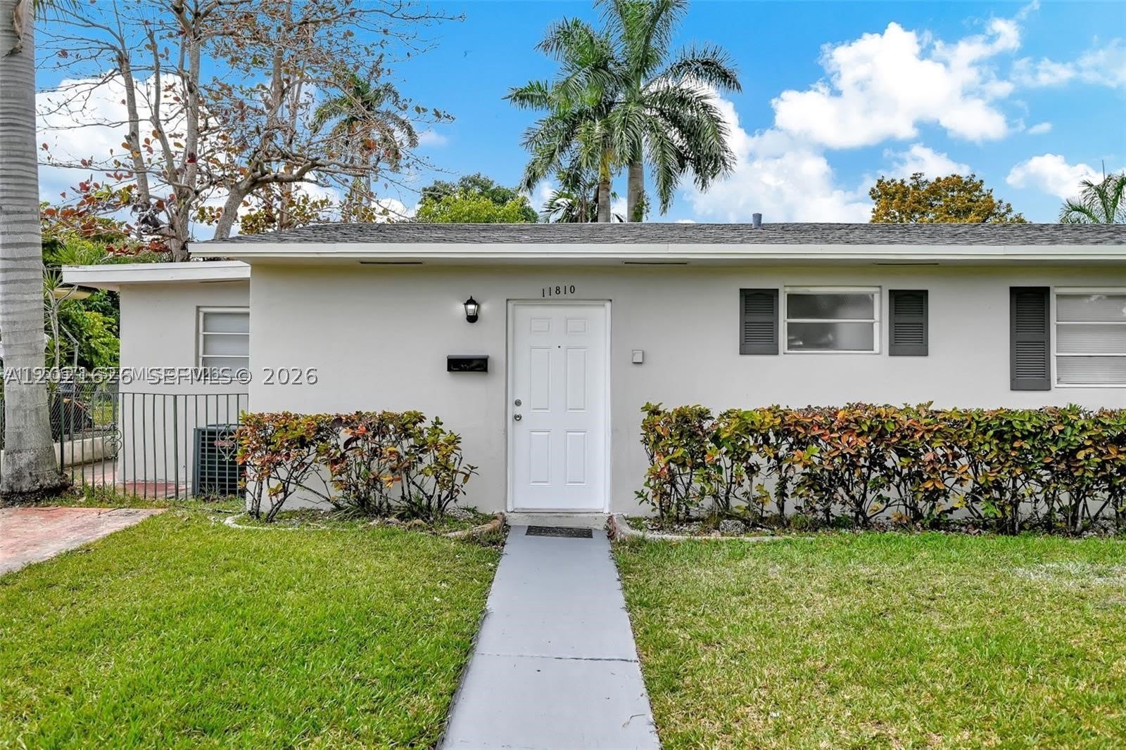 11810 NE 14th Ave – photo 1