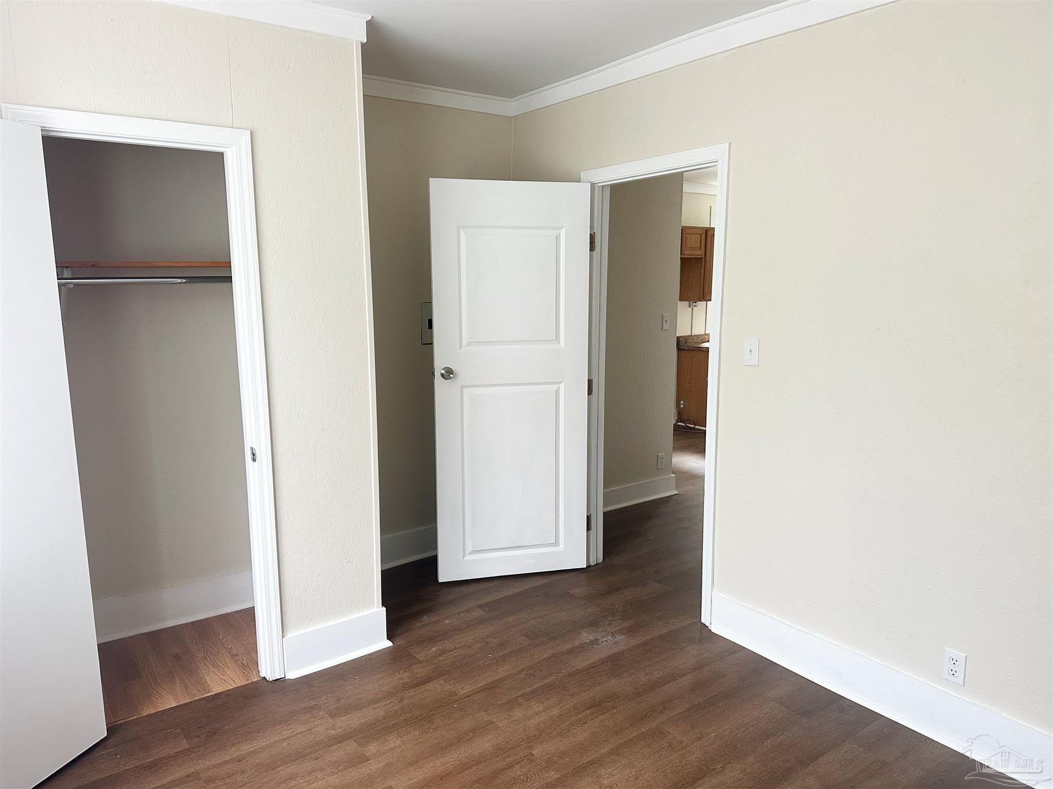 4332 Merito St – photo 1 of 4