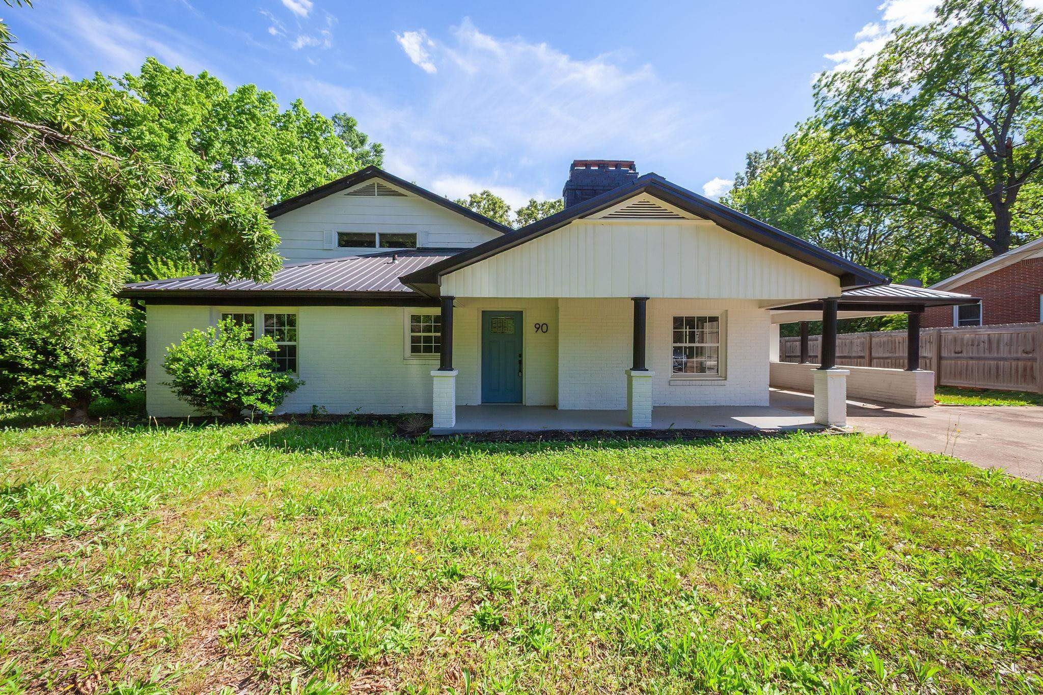 90 SHAW Ln – photo 1 of 40