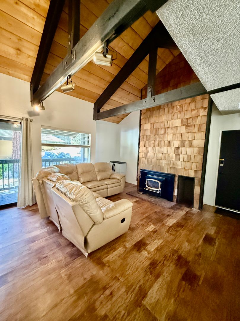 Bigwood Condo – 1 Bedroom + Loft, 2 Bath – photo 1 of 20