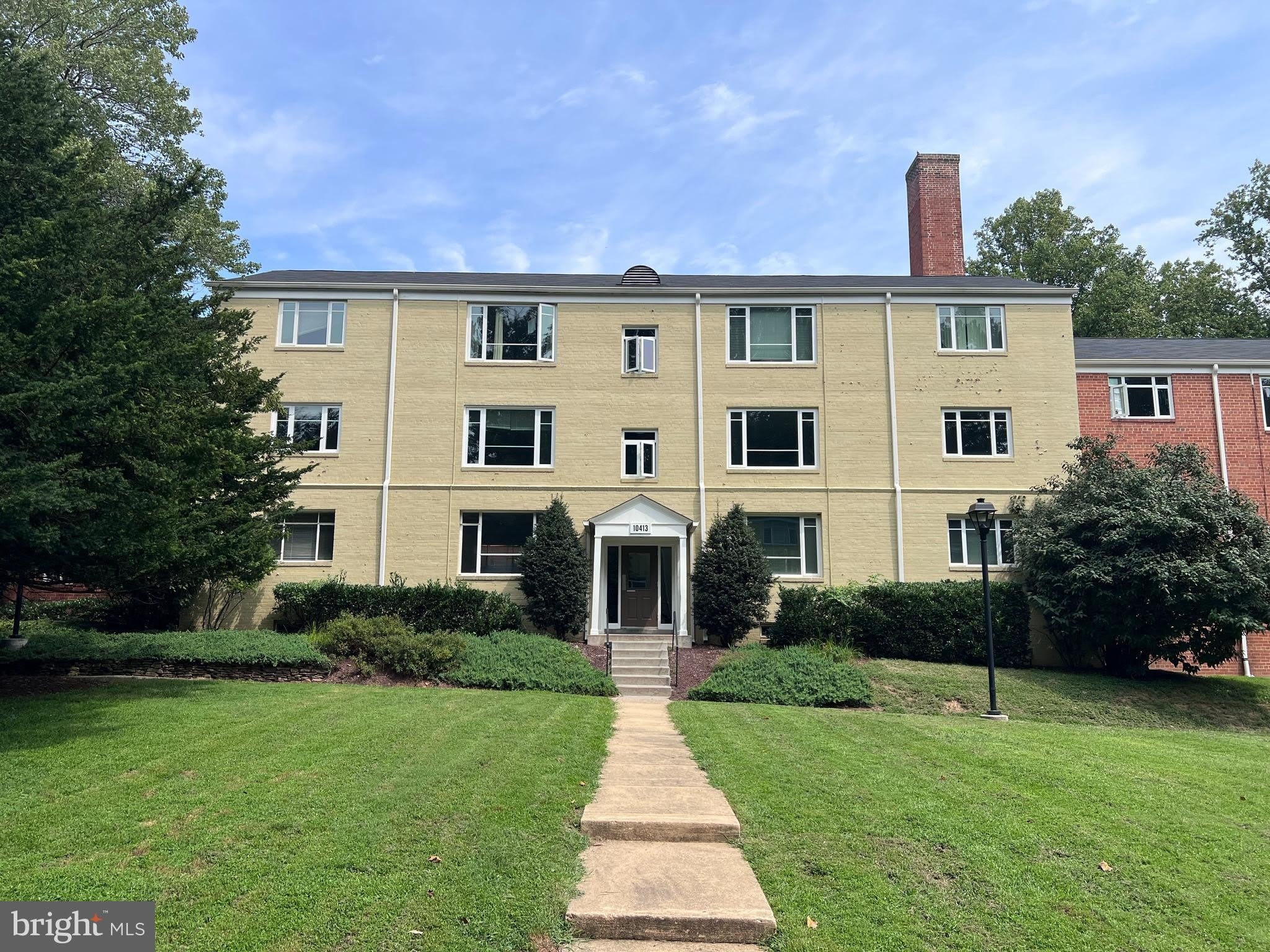 10413 MONTROSE Avenue – photo 1