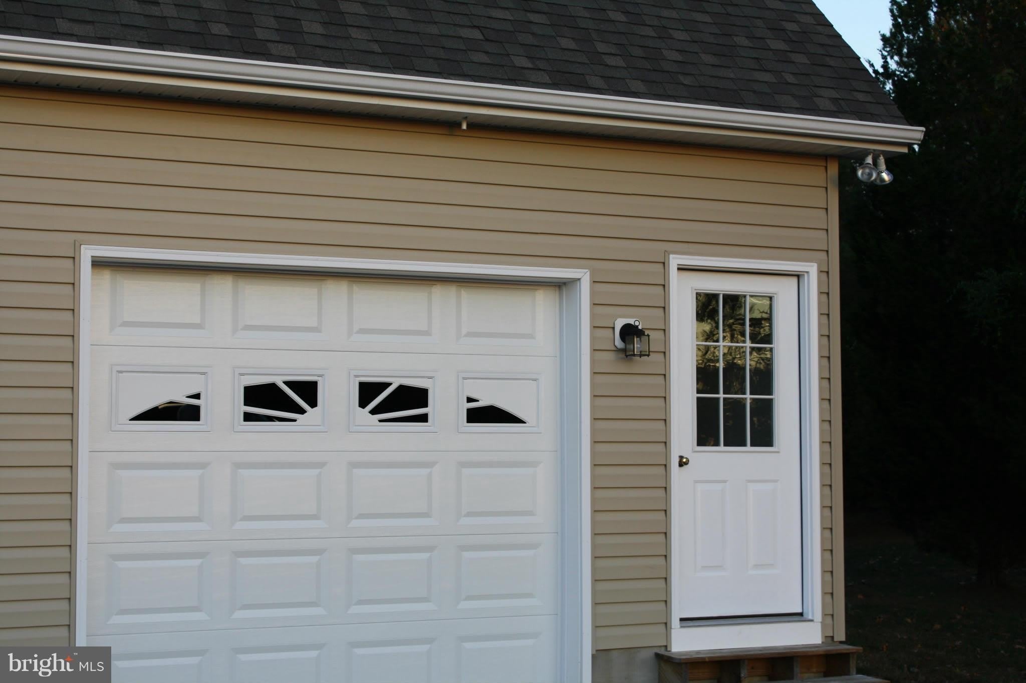 18162 WHITE TAIL Way – photo 1 of 9