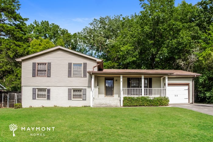 12003 Greenleaf Drive Southeast – photo 1