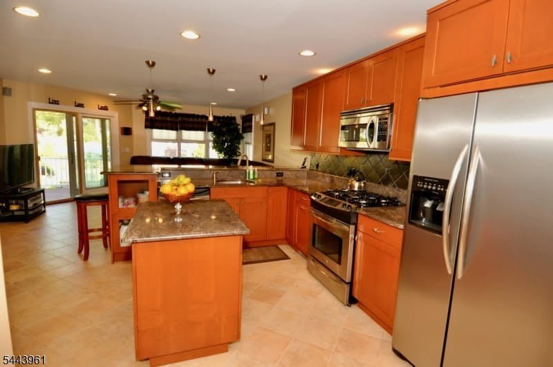 44 Winchester Rd – photo 1 of 18