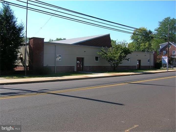 410 E WALNUT Street – photo 1 of 5