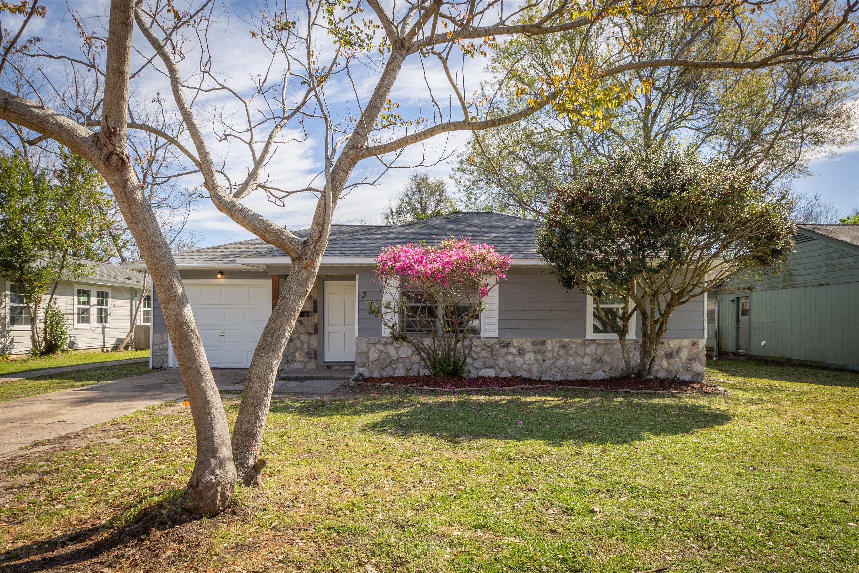 313 Evans Street – photo 1 of 105
