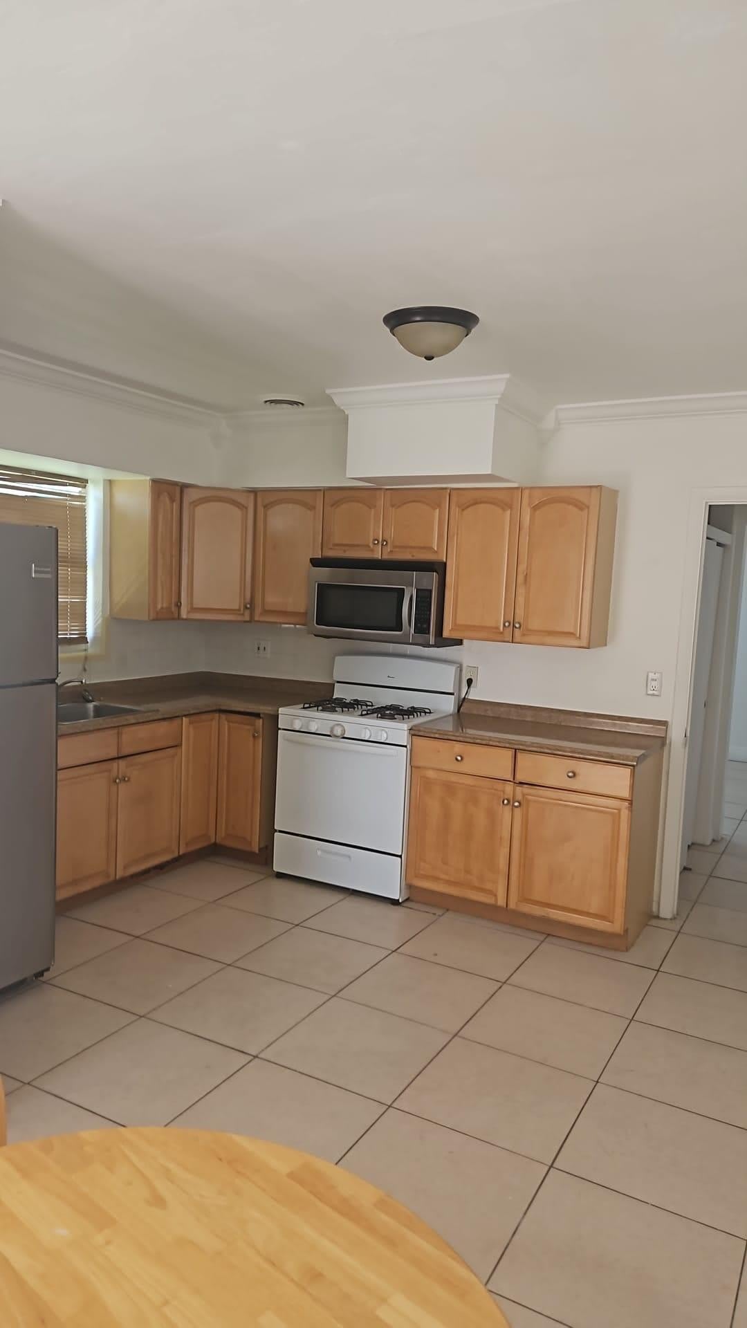 2438 Thomas Street – photo 1