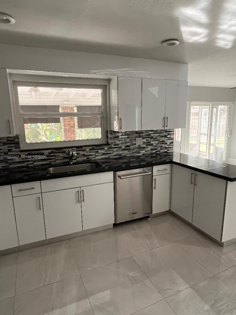 11712 SW 13th Street, Miami, FL 33184 – photo 1