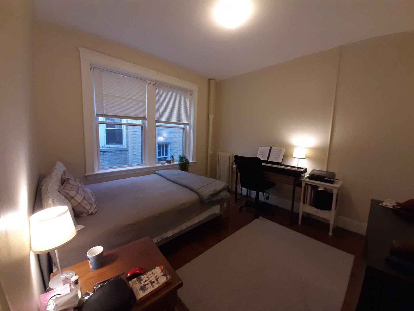 2 Bed Split (Or 1-Bed with Living Room) w Heat and Hot Water Inc! NEAR T – photo 1