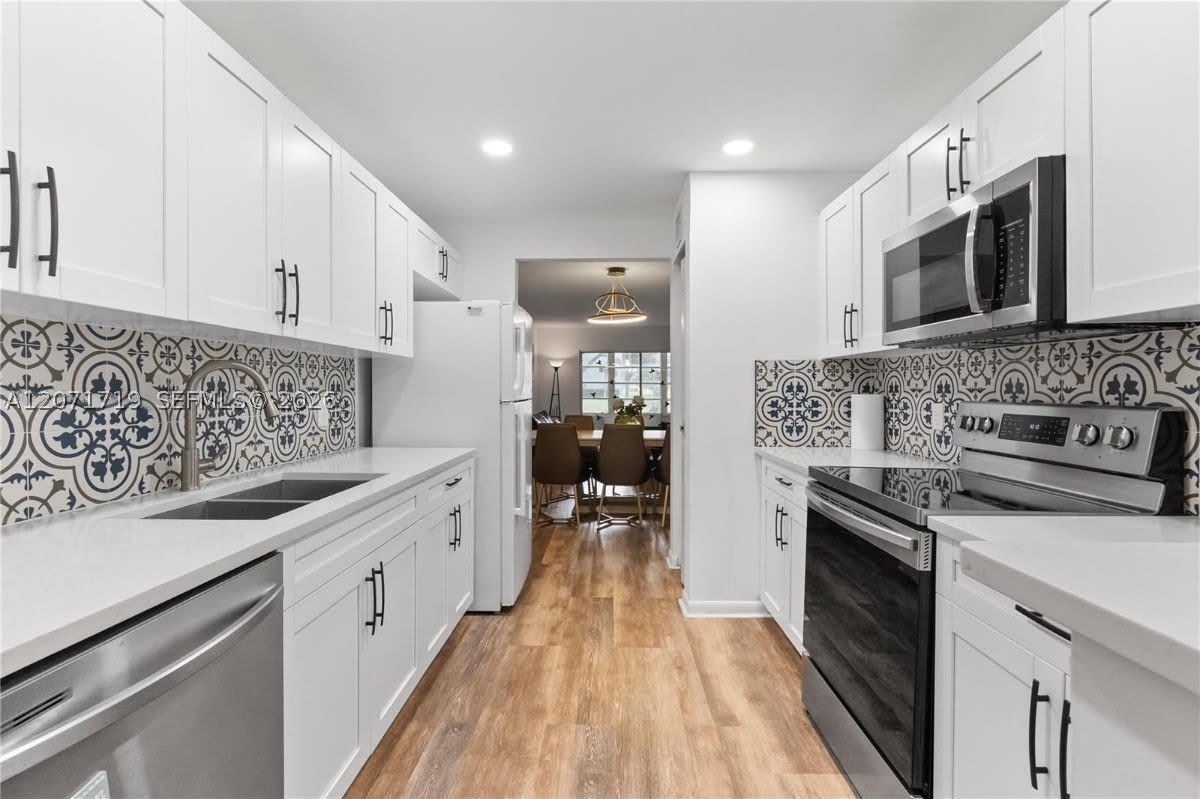 12750 SW 4th Ct – photo 1
