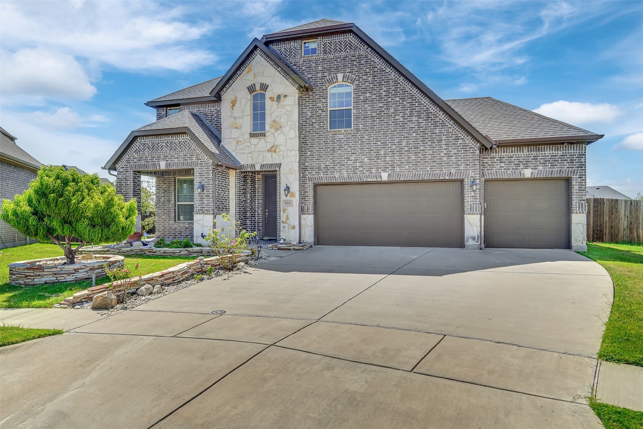 810 Acadia Court – photo 1