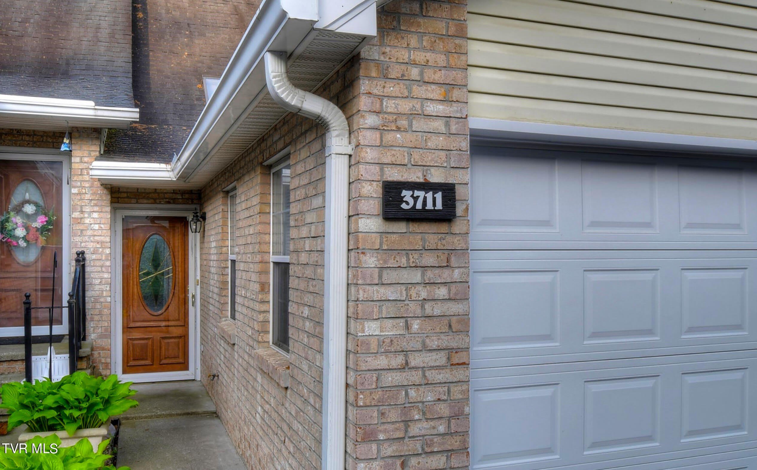 3711 Apple Grove Circle – photo 1 of 83