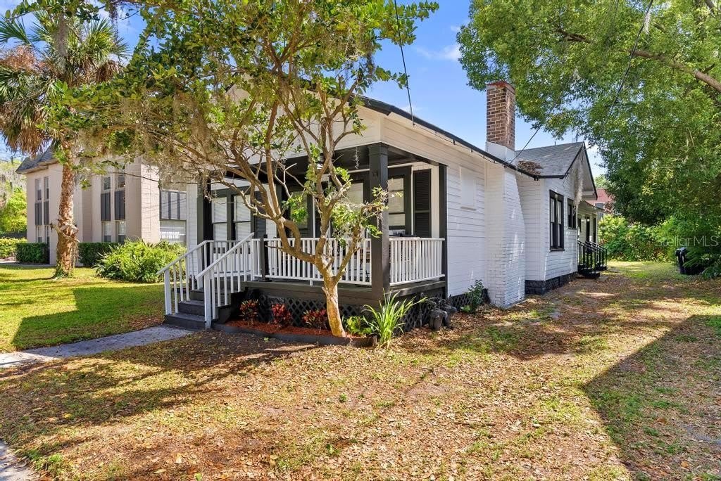 412 E HARWOOD Street – photo 1