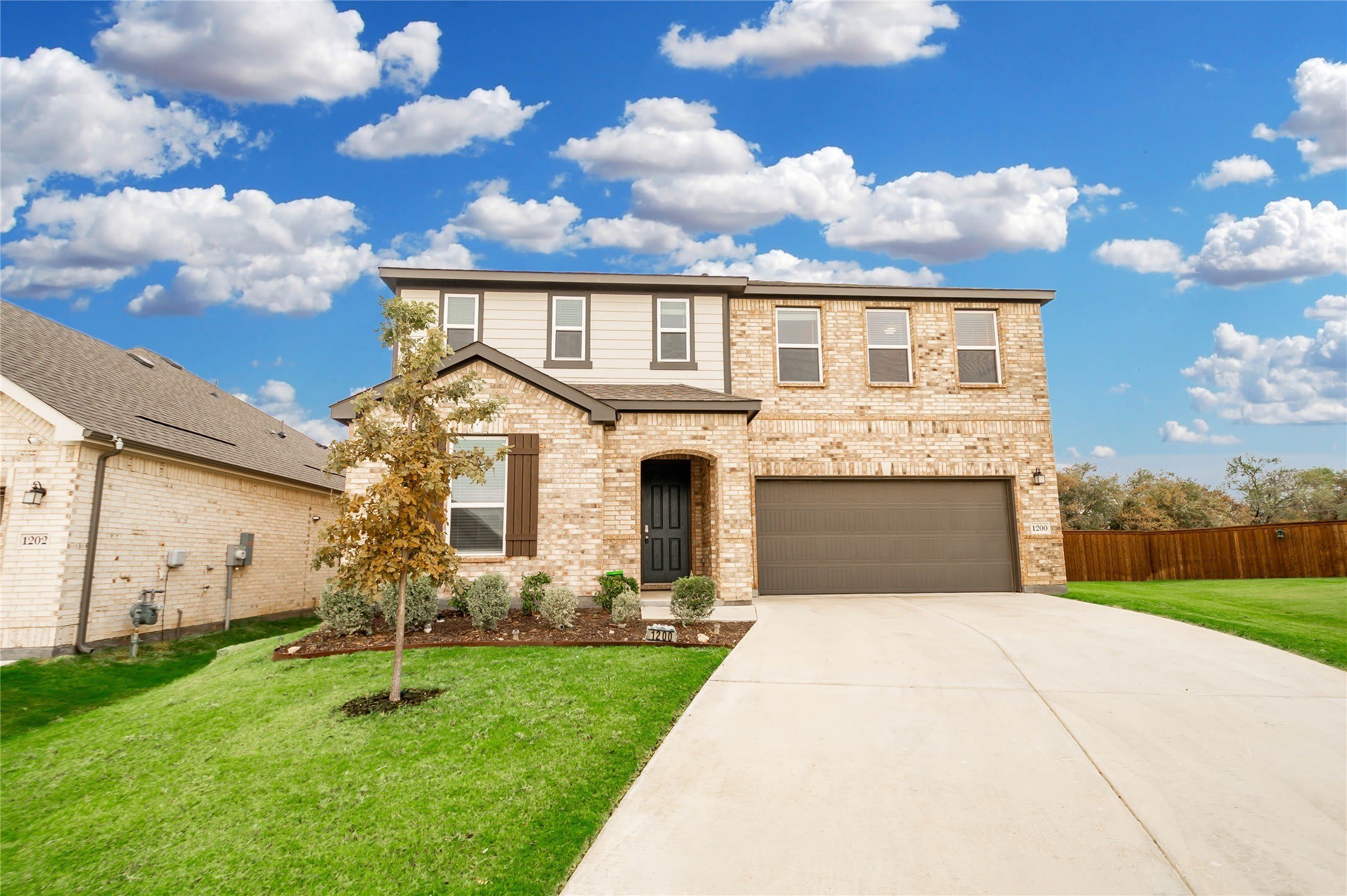 1200 Lancaster Drive – photo 1