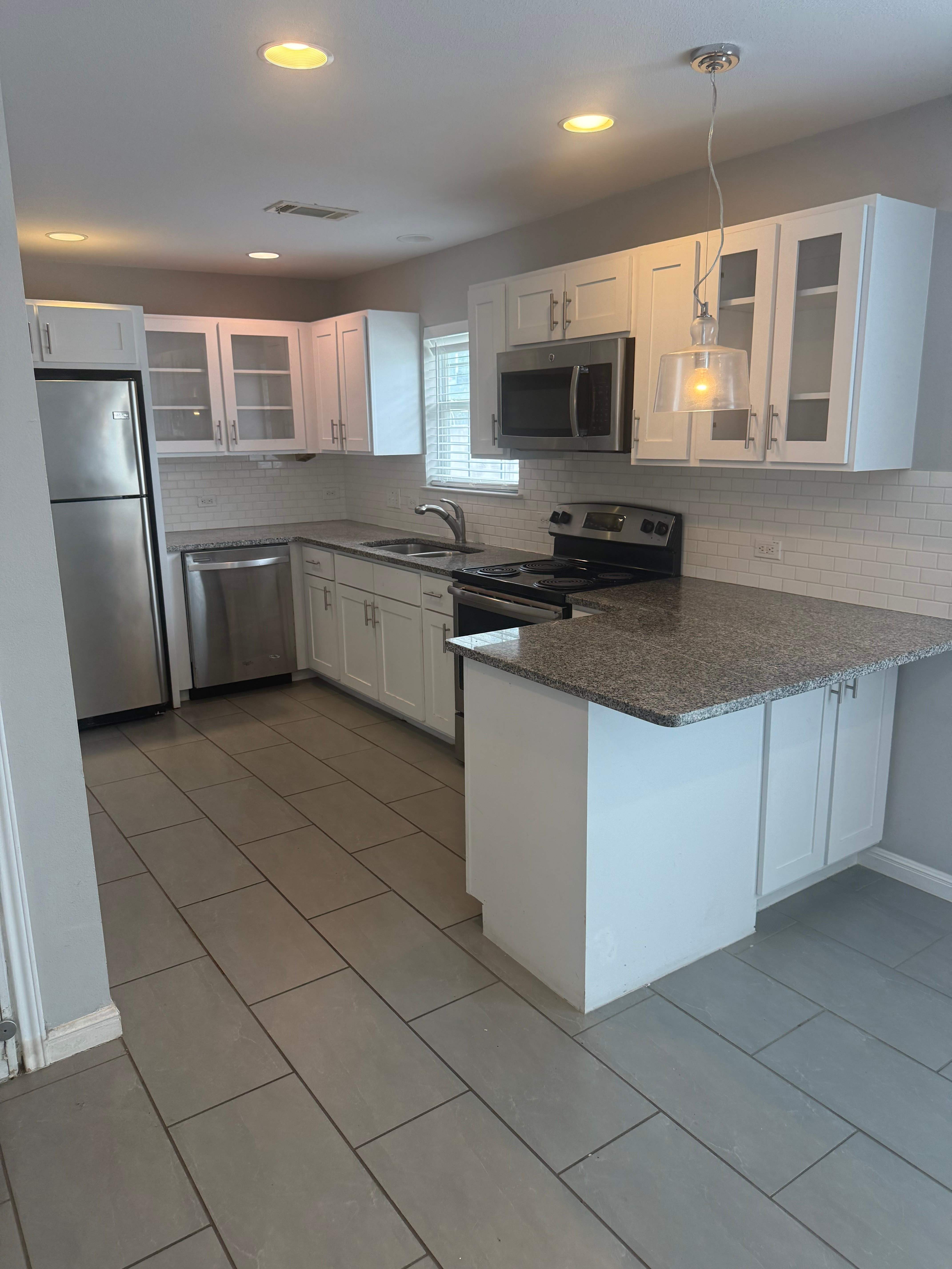 10803 Yucca Drive #b – photo 1