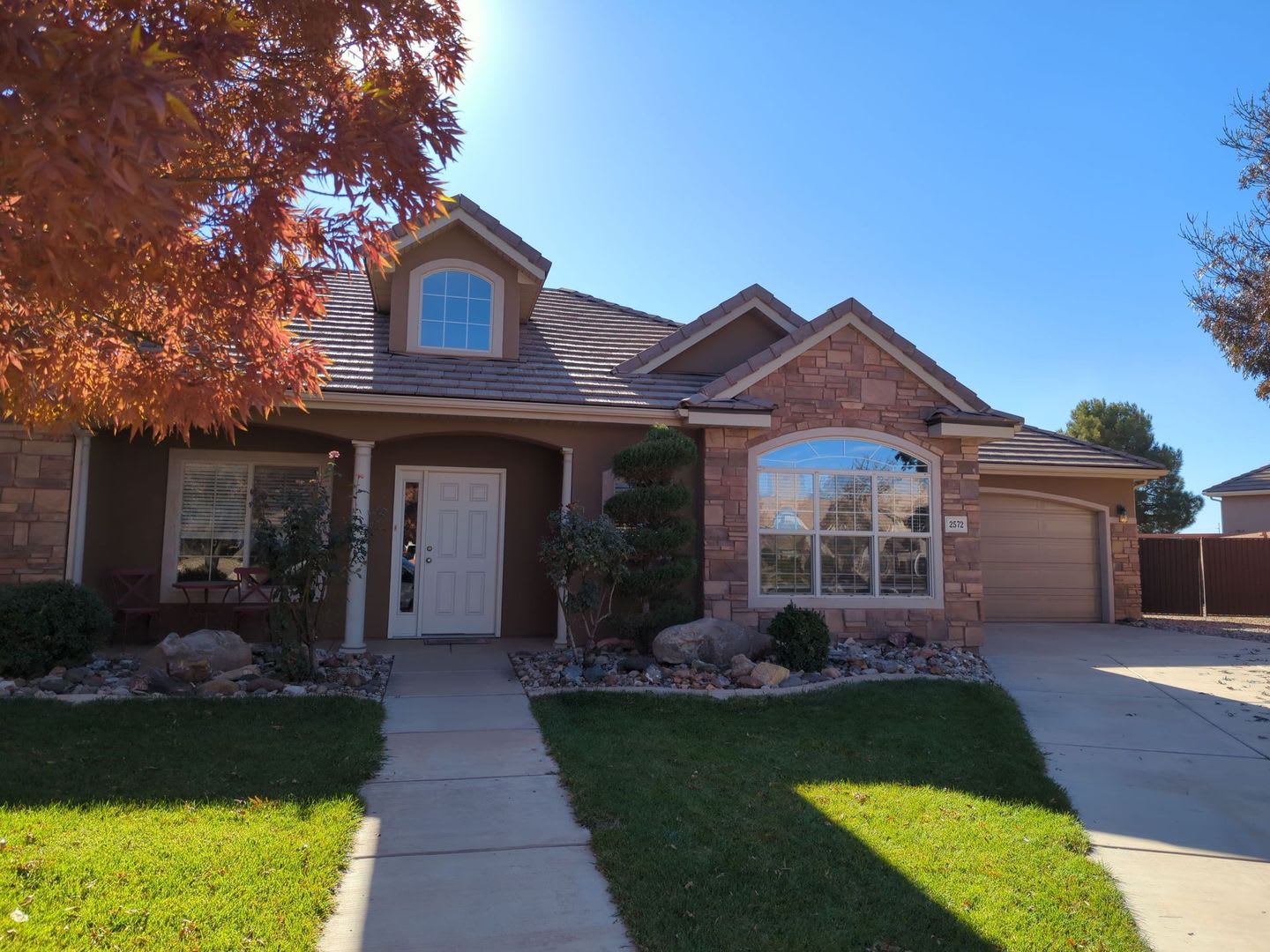 Comfort Convenience In This 3 Bedroom Home – photo 1 of 302