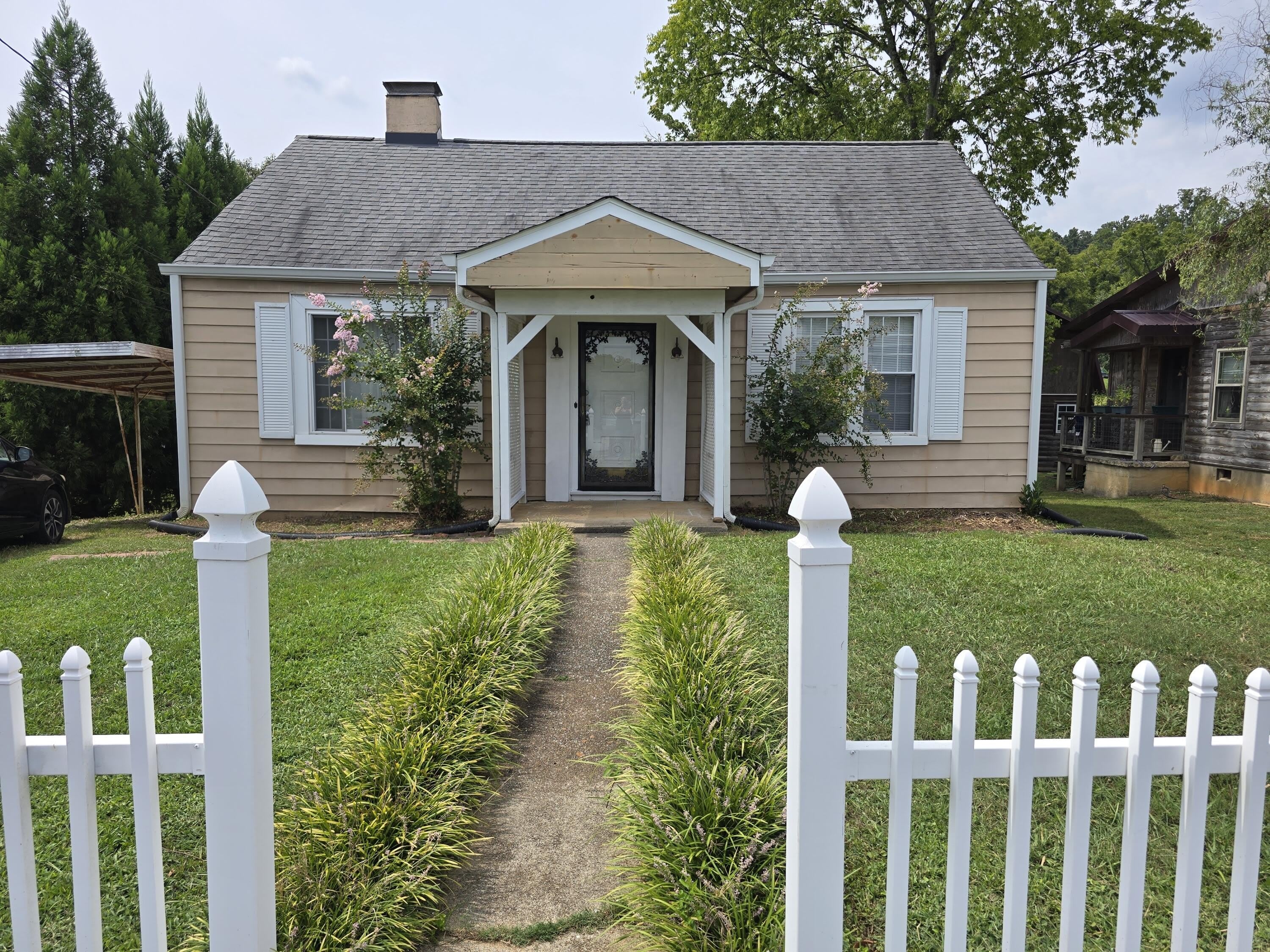 3401 Whittaker Avenue – photo 1 of 19
