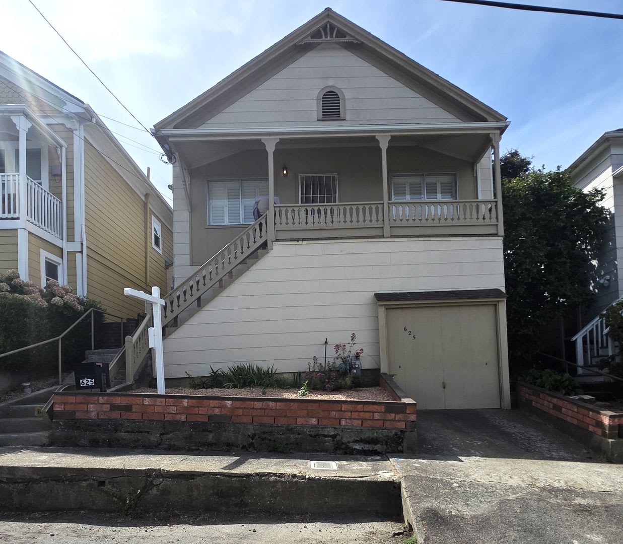 Charming 2bd/1ba HOUSE in Crockett Available NOW~ – photo 1 of 23