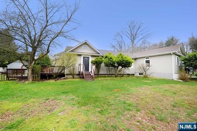 13 Orangeburgh Road – photo 1 of 25
