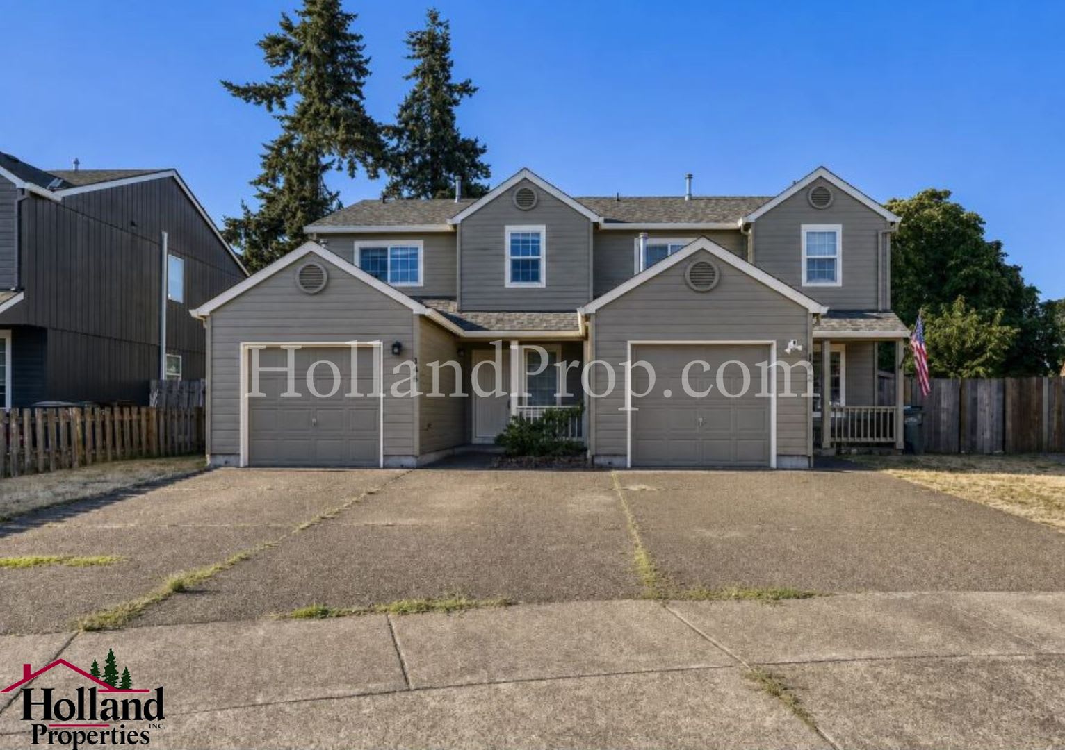 Inviting 3 Bedroom Townhome In Prime Hillsboro Location New Best Price 2 195 And Reduced Security Deposit – photo 1