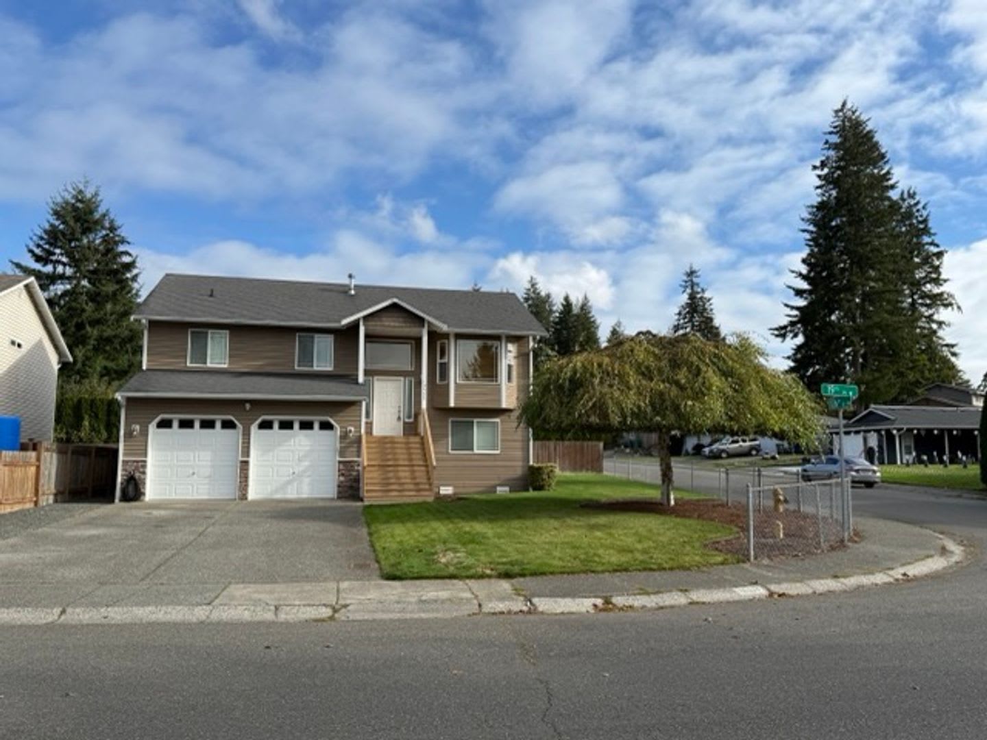 Spacious 5Bd 3Bth Everett Home For Lease Near Boeing – photo 1 of 143
