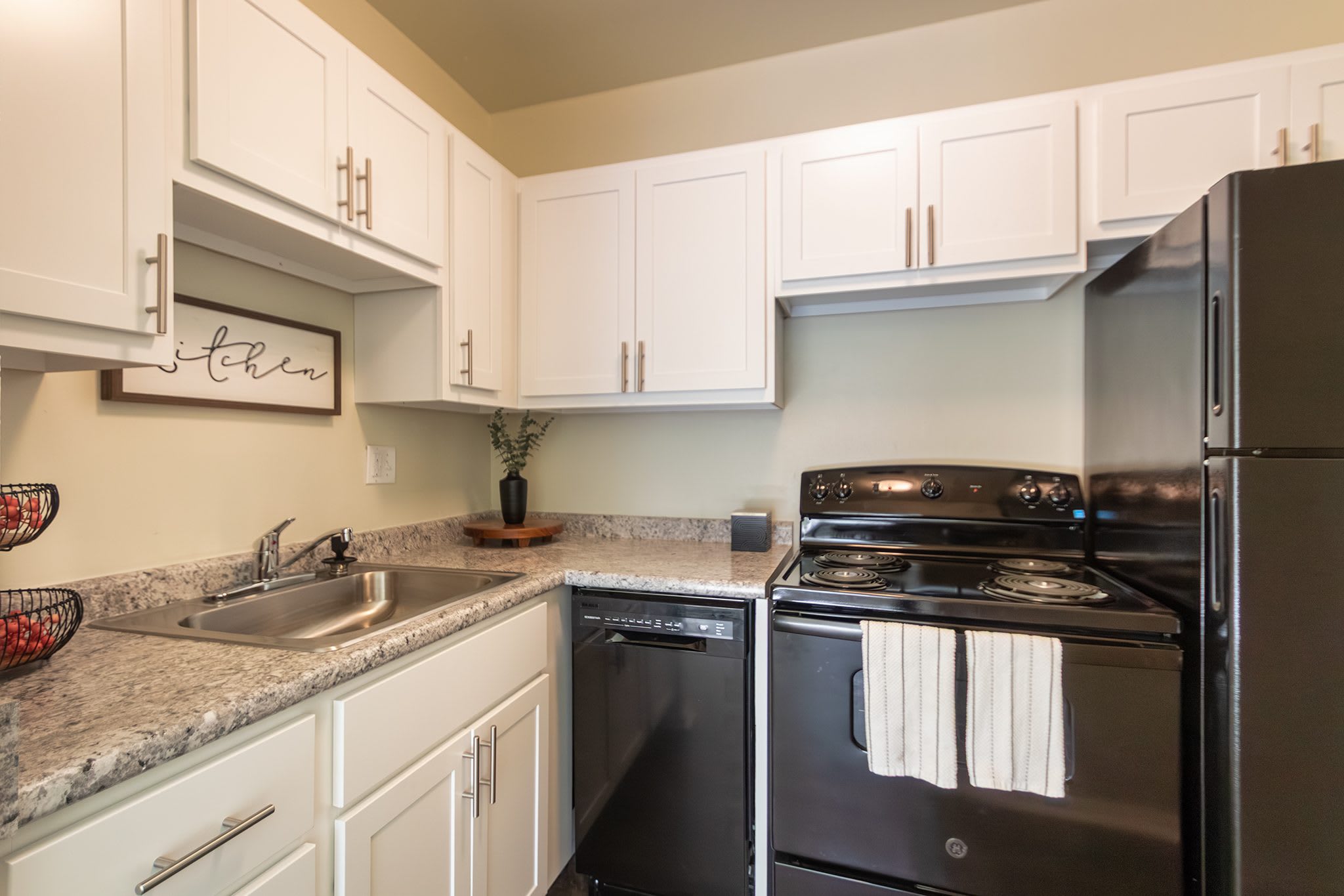 Romaine Court – photo 1