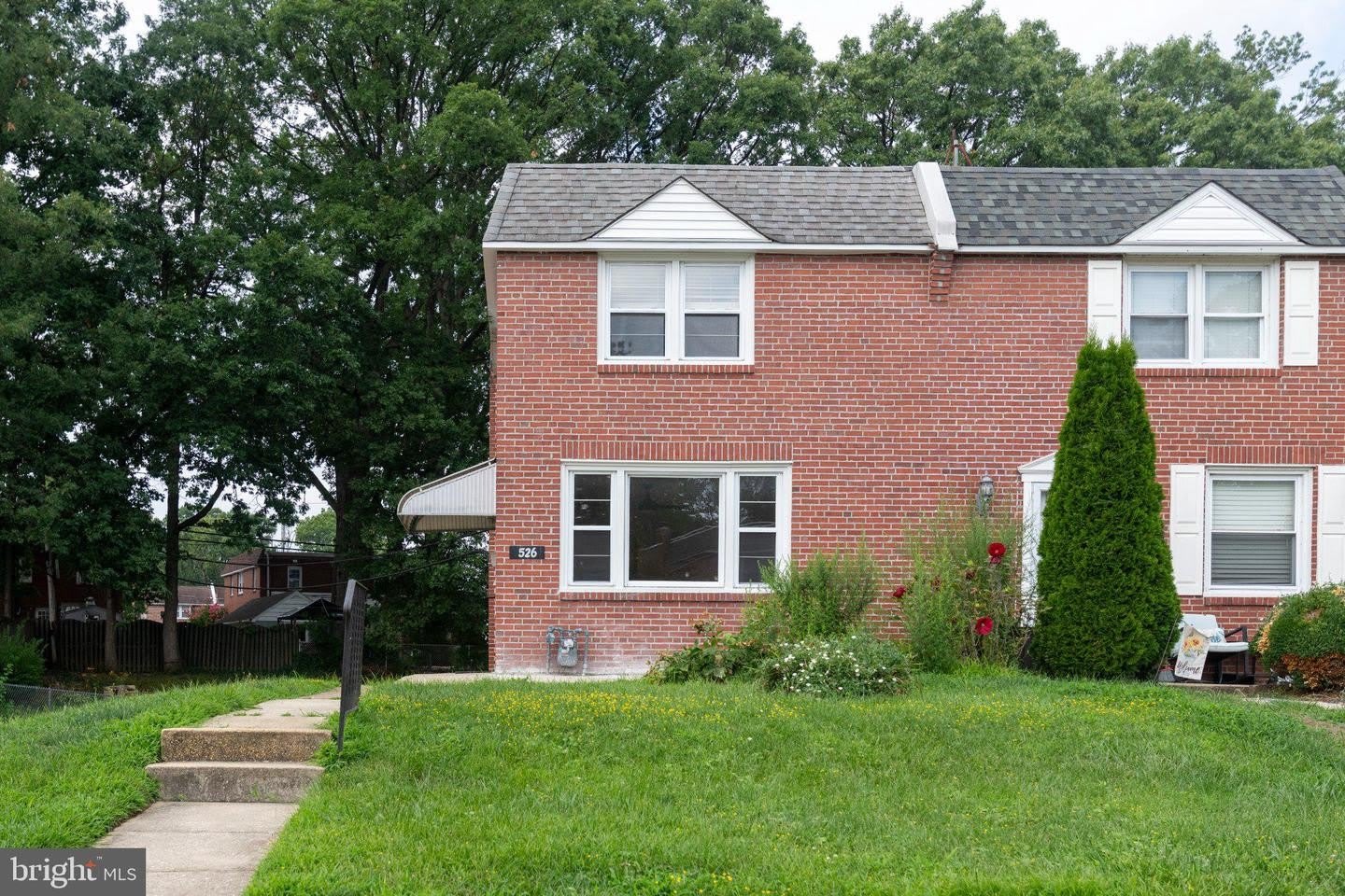 526 MICHELL ST – photo 1 of 26