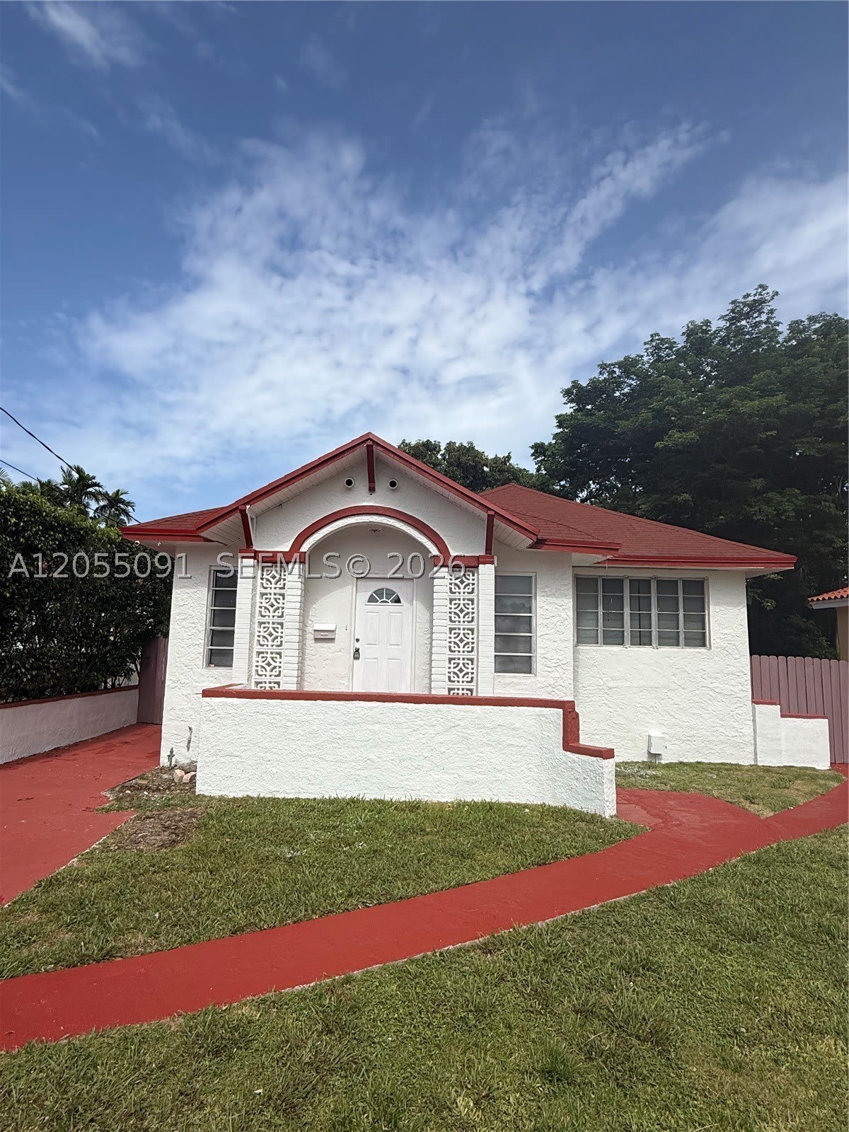 3747 Sheridan Ave – photo 1