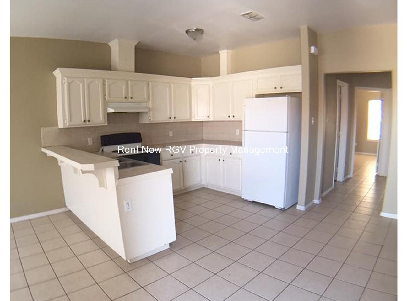 3200 Hill Crest Dr – photo 1 of 9