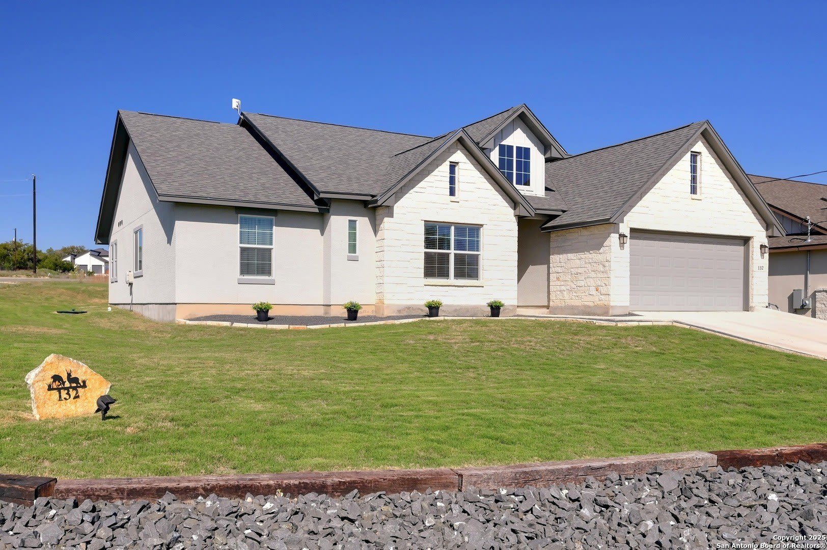 132 Frank Jones – photo 1 of 20