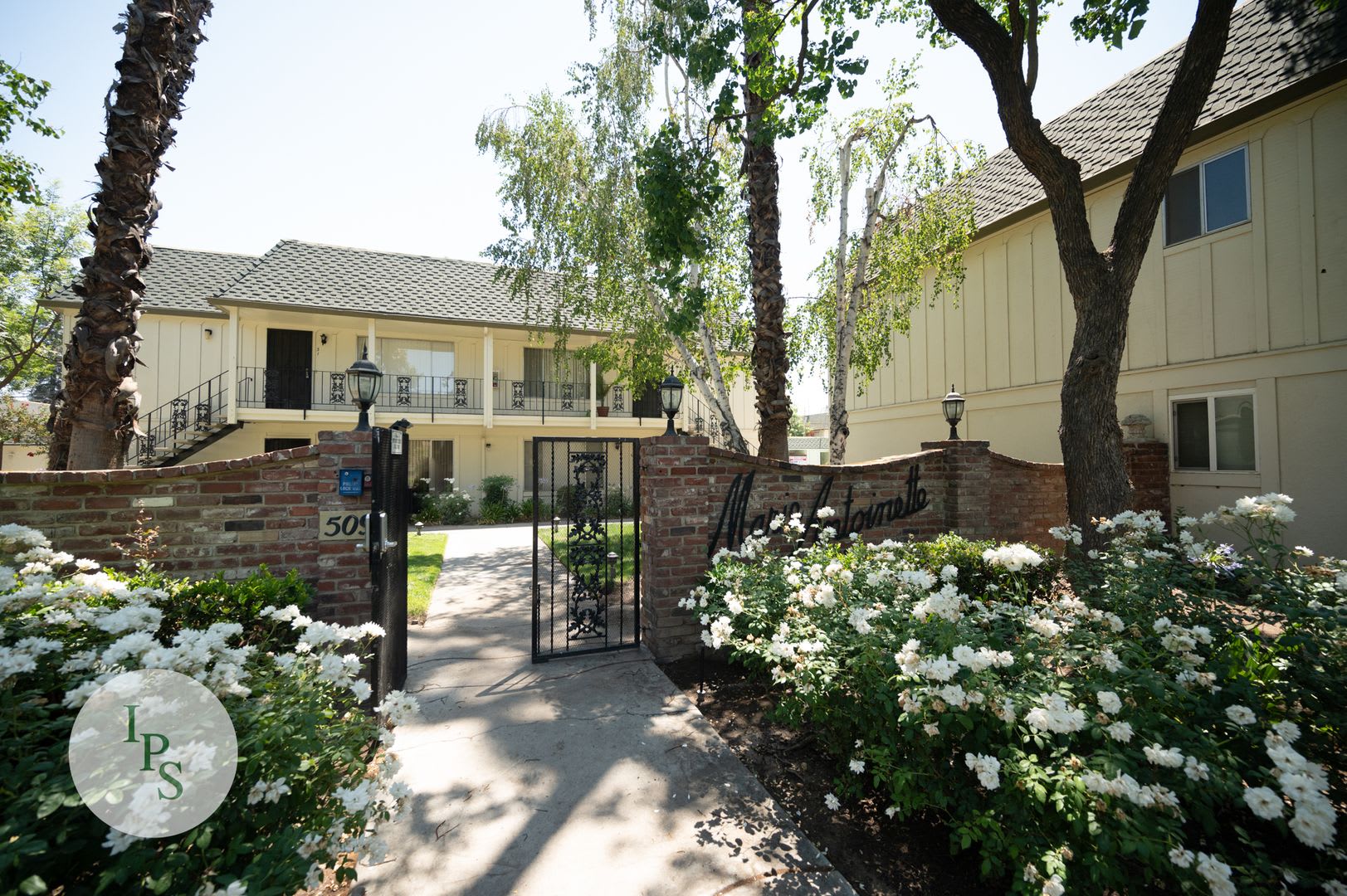Move In By September 1St And Get The Rest Of August Free Fig Garden Townhome 2Br 1Ba Great Location Well Maintained Community – photo 1 of 16
