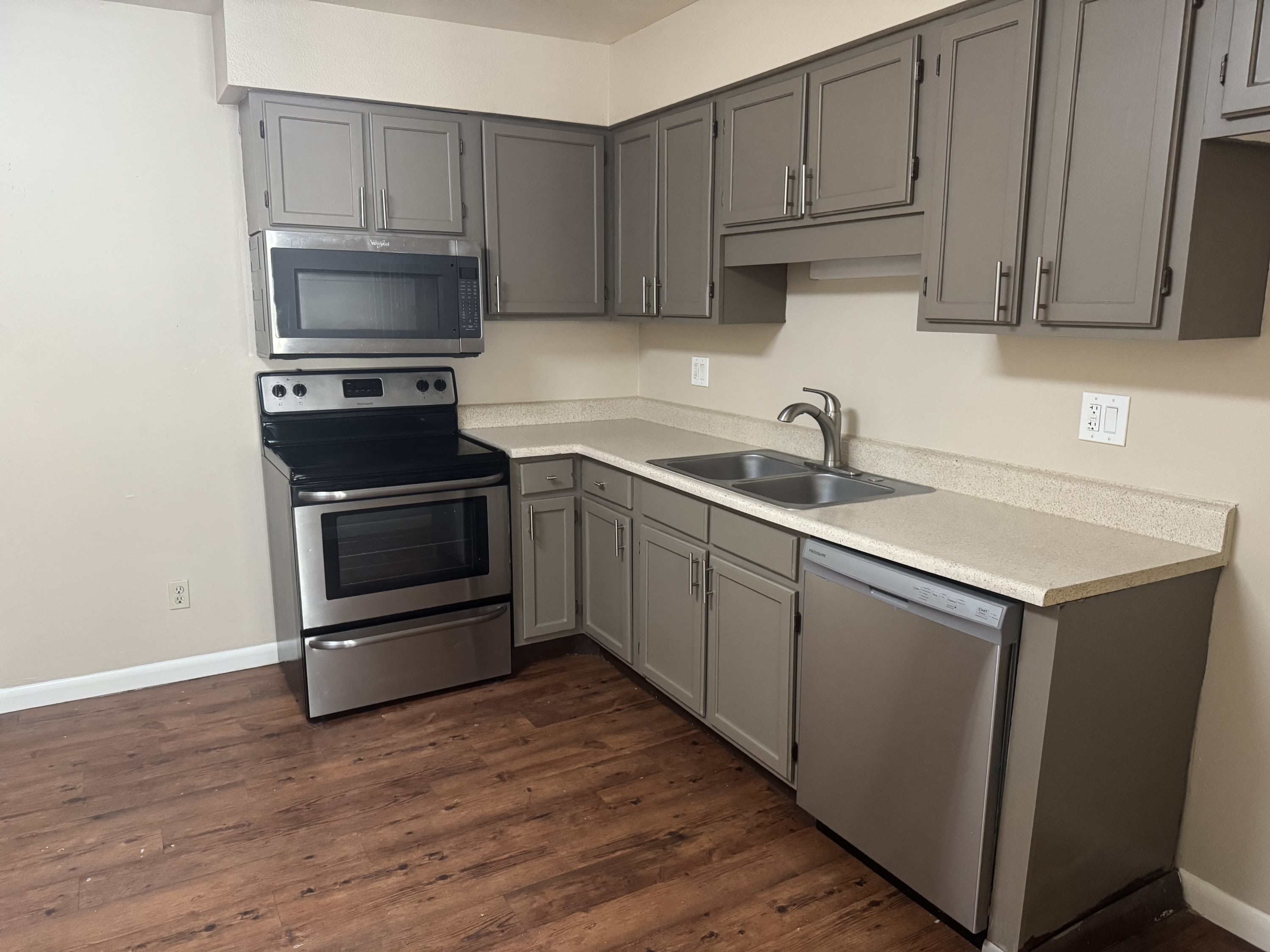495 South Oman Road – photo 1 of 266