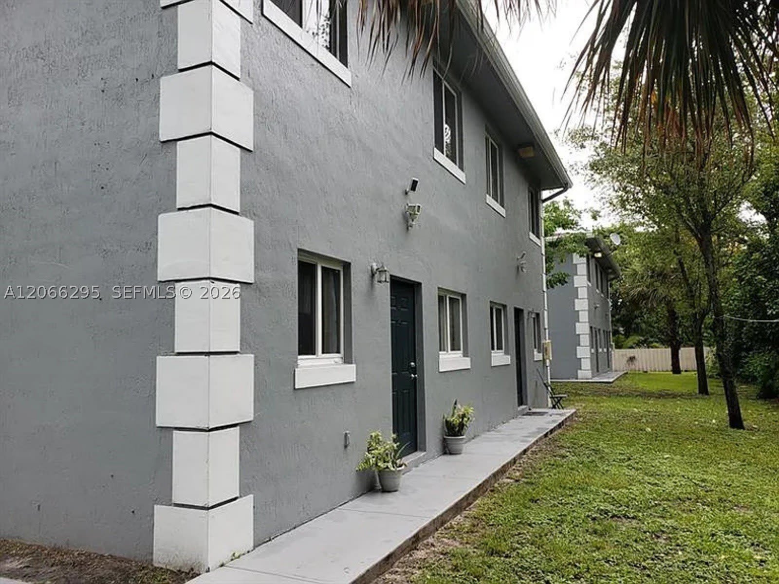14042 NE 2nd Ave – photo 1