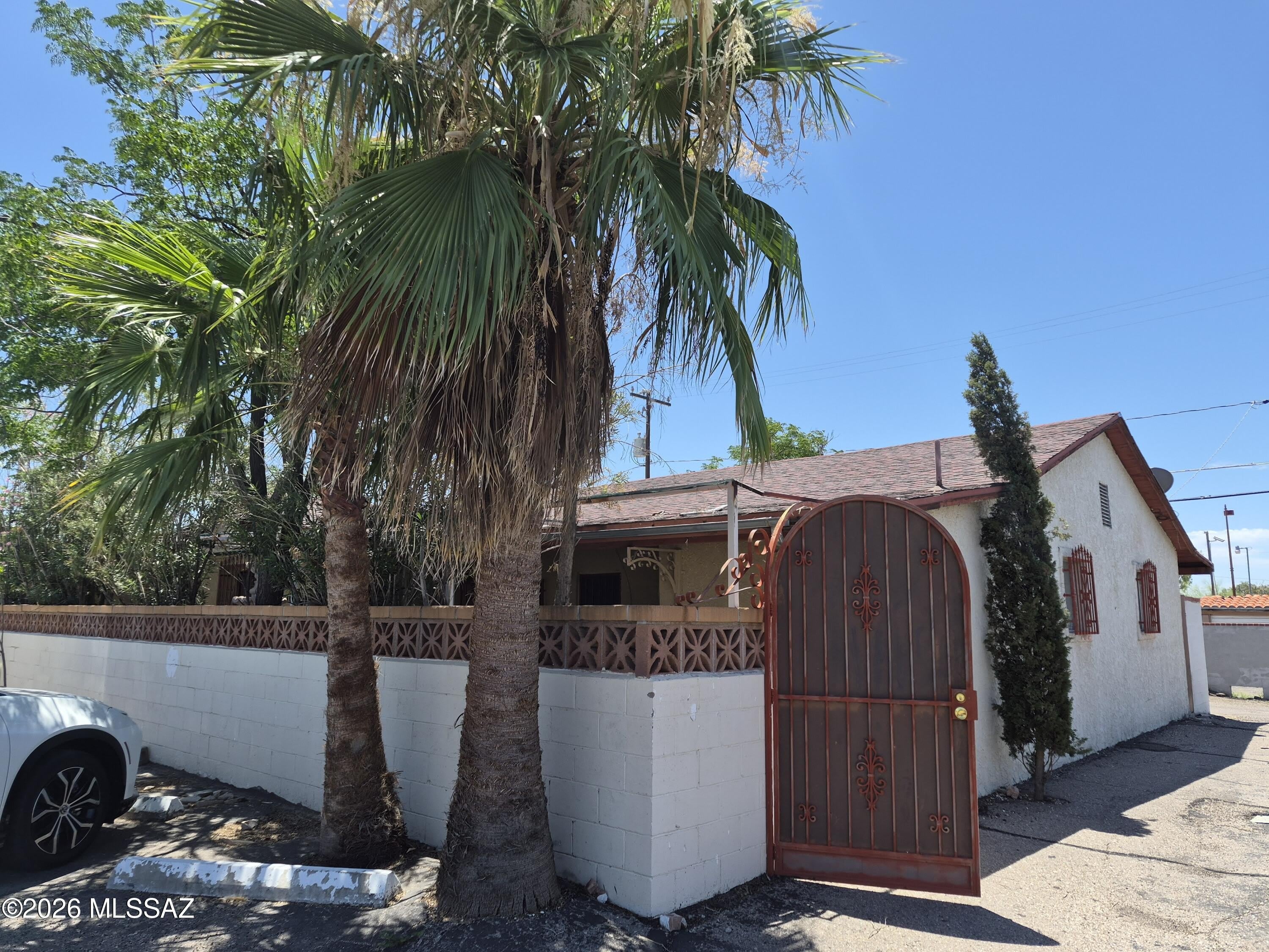 320 E 29th Street – photo 1 of 19