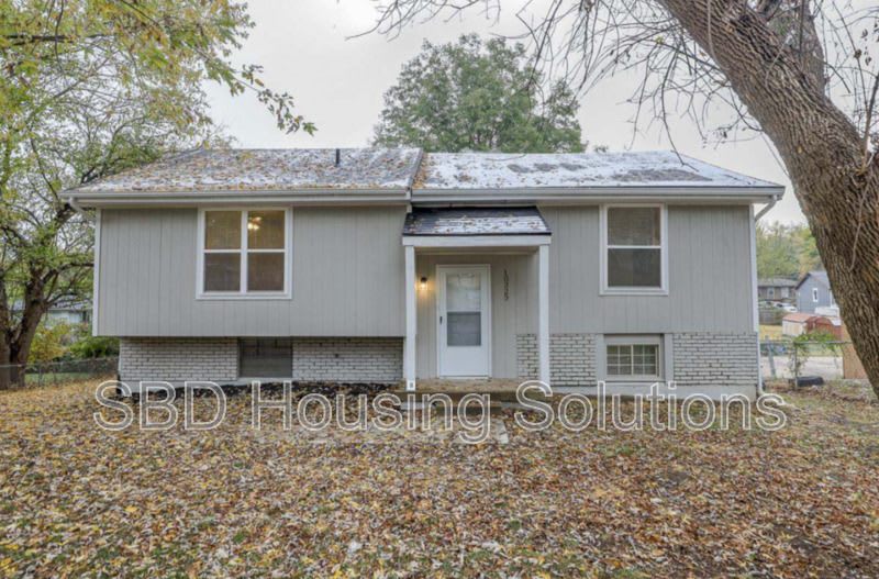 10325 Smalley Ave – photo 1